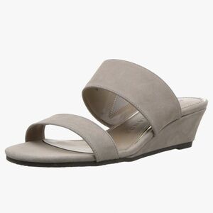ATHENA ALEXANDER Women's Cream Sandals     NEW